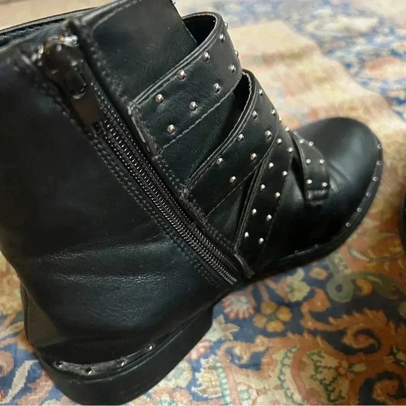 GUC Bamboo brand size 5.5 black biker boots. Faux leather. 3 buckles. Side zip - Picture 7 of 7